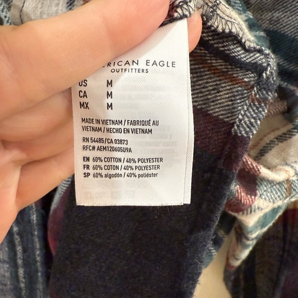 AE Cropped Flannel - Picture 4 of 7